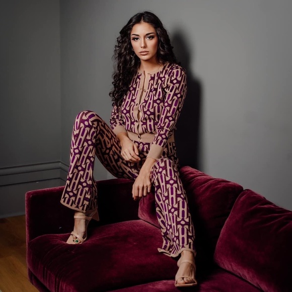 Meet your Posher, Meagan - Picture 2 of 6